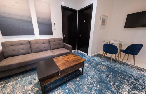 3 BD next to Central Park - Photo 10