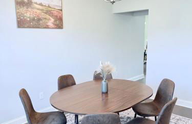 Luxury 5 Bedroom 4 bath open kitchen living room - Foto 39