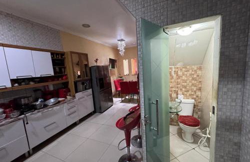 CASA DE DOIS PAVIMENTOS COM SUITEs - Foto 16