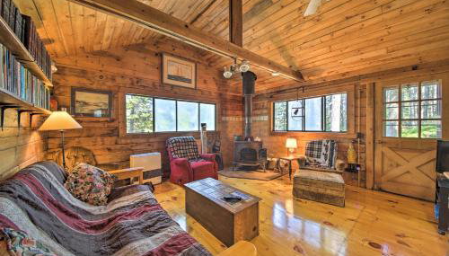Cozy Cottage on Cat Cove with Wraparound Deck! - Foto 5