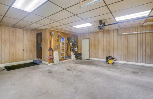 Updated Plymouth Home about 5 Mi to Road America! - Foto 28