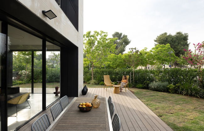 The Y House - Photo 72