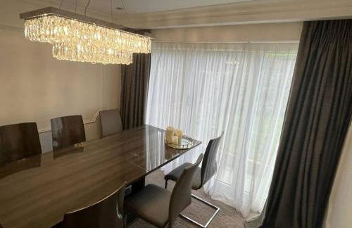 Lovely 3 bedroom house in Borehamwood . - Foto 1