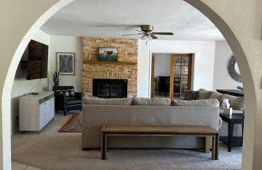 Paradise in Scottsdale with Pool Oasis & Game Room - Foto 17