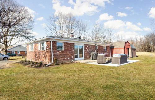 Newly Renovated Retreat 30mins to Downtown Indy - Photo 22