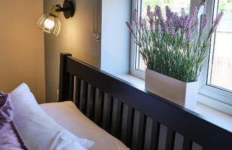 Spacious 4 Bed House Sleeps 6 Parking Garden in Loughborough - Foto 9