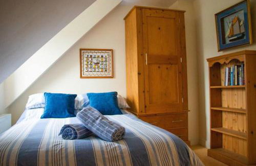 Beach Side Top Floor Property, Balcony & Sea Views - Foto 16