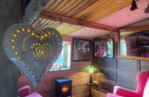 2 Guests - Pet Friendly - Traditional Gypsy Vardo - Foto 22