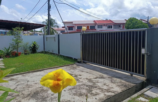 H Homestay - Semi D 1000Mbps (1Gbps) Wifi, Astro & Private Parking - Foto 19