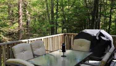 A-Frame Cabin Rental Set Alongside Sebago Lake on Frye Island, Maine - Foto 2