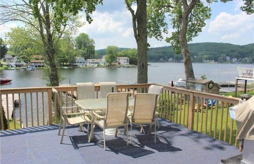 Waterfront Cottage at Highland Lake with Dock - Foto 48