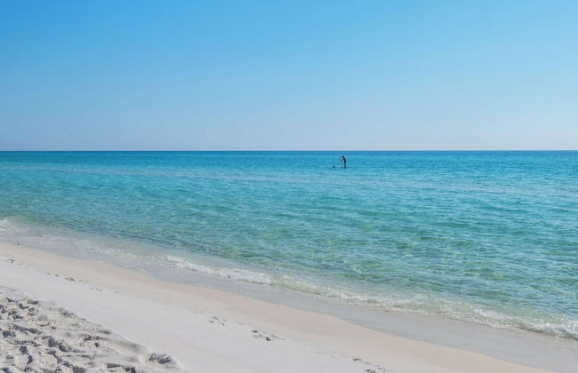 4BR Home, Private Pool, Steps From Beach, Minutes to Top Attractions - Foto 63