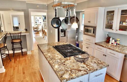 Beach City Craftsman - Walk to Beach - Foto 38