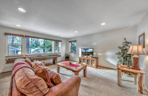 Black Bear Villa - large 4 BR 4 BA hot tub game room - Foto 25