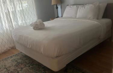 Private Pool & Yard Mins to Dining & University - Foto 50