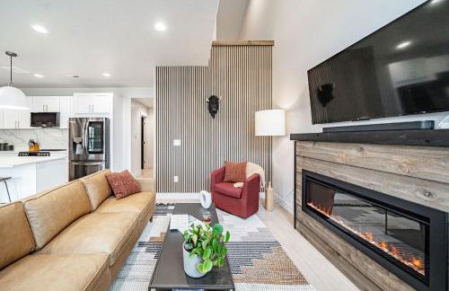 Stylish Townhome Walkable Garage - Foto 8