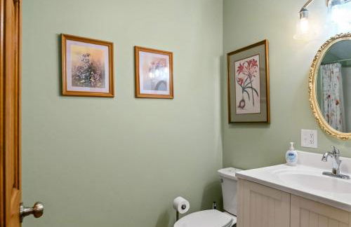 Impressive Dual Woods and Lake Homes That Sleep 32 - Foto 33