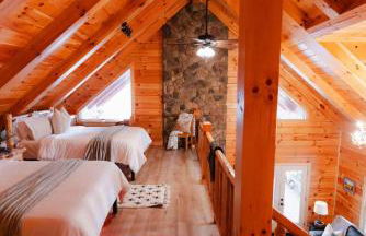 Sleeps 16 Luxury Cabin with Game Room & Hot Tub - Foto 23