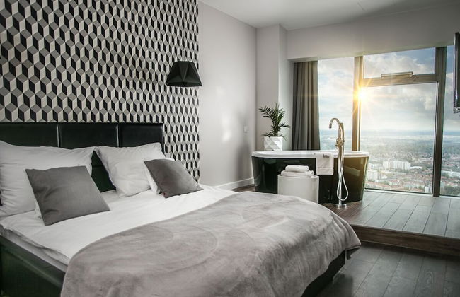 Apartments in Sky Tower with Bathtub near the window - Photo 80