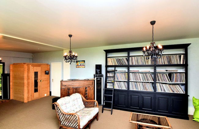 Magnificent Luxury Chateau in Vast Garden with Sauna & Hot Tubs - Photo 66