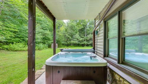 Cabin with Hot Tub and WiFi 4 Mi to Snowshoe Resort - Foto 3