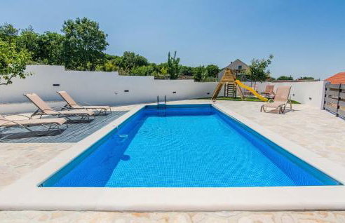 Gorgeous Home In Popovici With Wifi - Photo 9