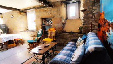 Coeur de granit rose, meublé alliant le charme de l'authentique breton et du confort, classé 3 étoiles, à 5mn de 13 plages de la réputée cote de granit rose - Foto 2