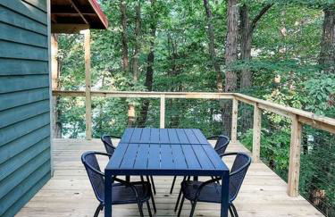 Lakeside Cabin - Serene Retreat with Lake Monroe Views and Wraparound Deck in Brown County - Foto 9