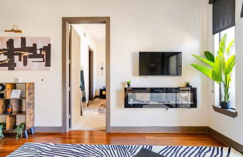 Galleria King Luxury Suite - Walk to Mall - Pool View - Foto 21