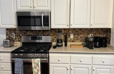 2BD Modern House with heated pool in North Vegas - Foto 9