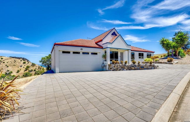 The Darling of Marina - A Hilltop and Sea Getaway - Foto 19