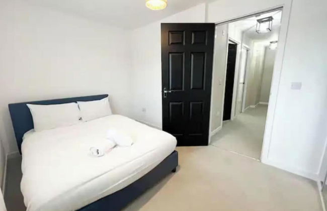 Charming 3 Bed Home in Stepps, Glasgow - Garden & Patio - Foto 2