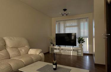 Spacious City Centre Apartment - Photo 1