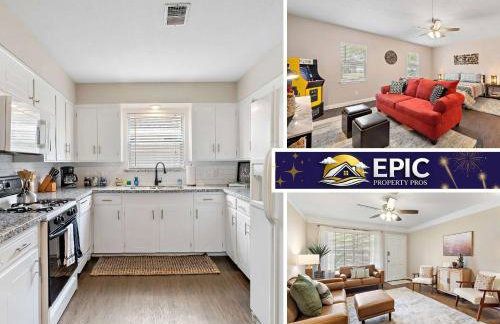 with Arcade and Covered Patio Sleep 9 in this 4 Bedroom 2 Bath Home 5 star host Deer Park TX - Foto 1