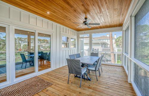 NEW LISTING Six Bedrooms - Private Dock - Steps to the Beach - Sleeps 14 - Foto 36