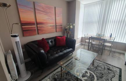 Modern 1 Bedroom Apartment Free Parking WiFi Near City Centre - Photo 22