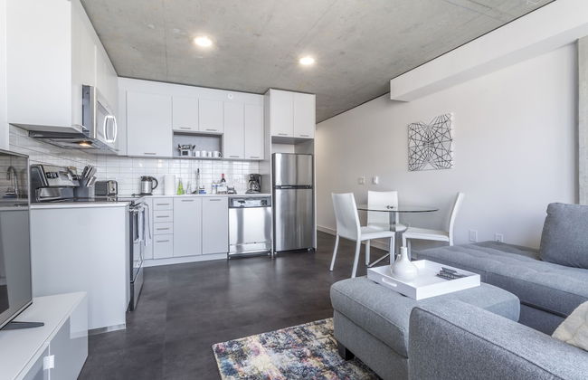 Domicile Suites at Cove - Photo 60