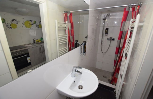 AB Apartment 27 - Photo 11