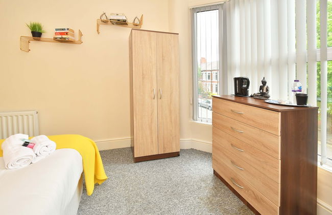 Townhouse @ 178 Ruskin Road Crewe - Photo 2