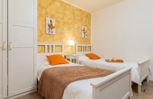 Stylish villa with swimming pool and garden - Foto 15