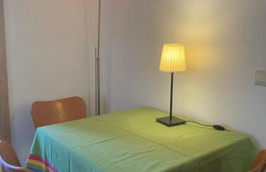 Ruhiges ganzes Apartment Self Check-in 45 m zwei Zimmer Groses Bad Badewanne Kochnische - Foto 14