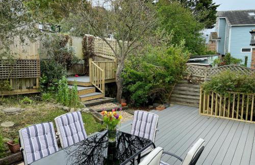 Princes Esplanade-Beachfront House with Balcony a stone throw from Gurnard Beach - Foto 38