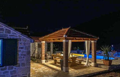 1 Bedroom Stunning Home In Postira - Photo 8