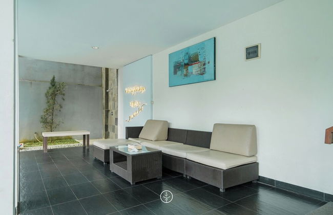 Chamomile Hill View 6BR Villa pool and movie room - Photo 24