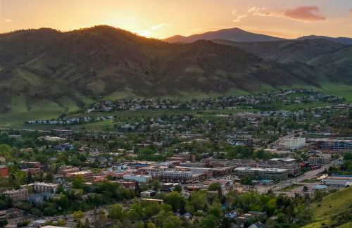 Unbeatable Location Golden Condo - Walk Everywhere - Photo 10