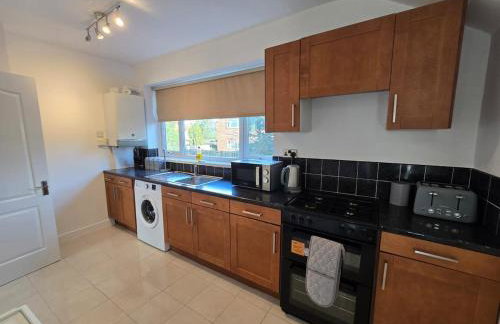 Spacious 3BR Sleeps 6 Ideal for All Stays - Foto 14