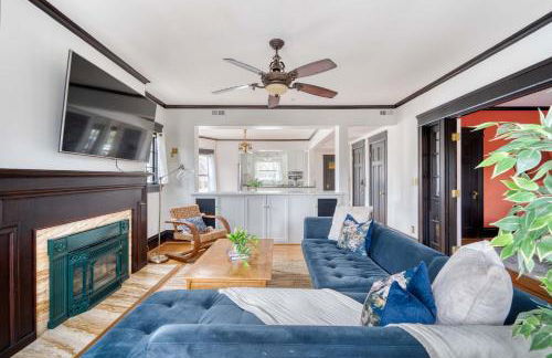 Alphabet District Gem - AC - Patio - Fast WiFi - Foto 3