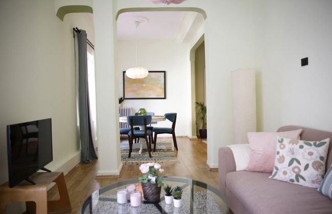 Vibrant Flat With Excellent Location in Beyoglu - Photo 3