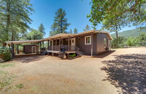 Snowy Peak Views and Cozy Game Nights Pine Home - Foto 5