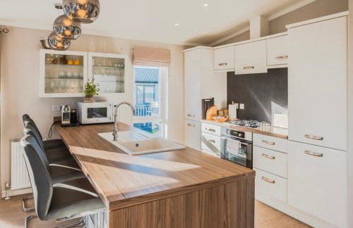 Luxury lodge - St Helens - Photo 16